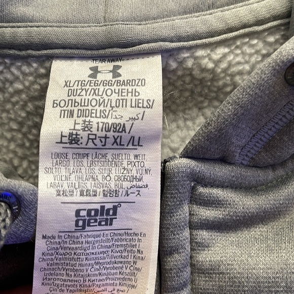 Under armour sweater. Womens xl. Storm. Water resistant. Used twice. - Picture 4 of 7